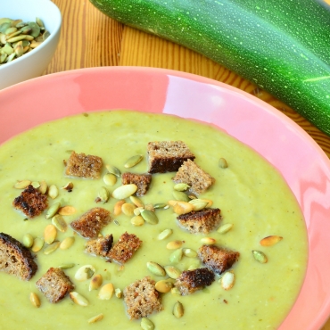 Kendermagos vegán cukkini krémleves