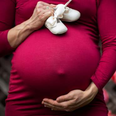 Pajzsmirigy-alulműködés és terhesség: miért figyelj a kis szervre már babatervezéskor?