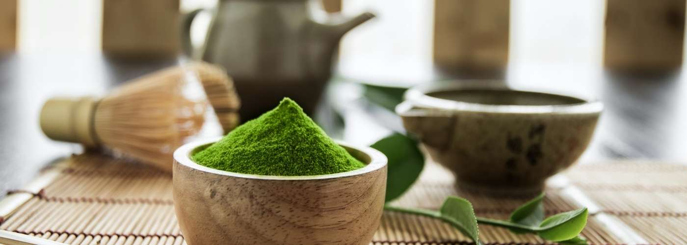 Matcha tea (Camellia sinensis, finomra őrölt zöld tea)
